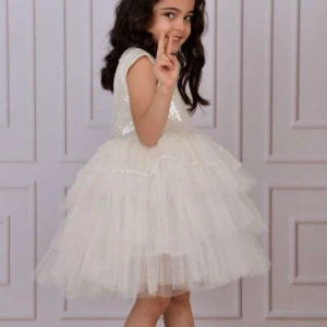 elegantna haljinica 1-4 god bela boja detalj