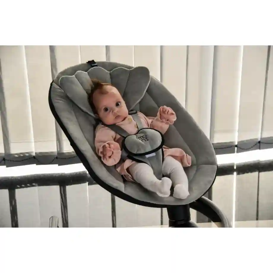 Elektricna cjuljaska za bebe Claraissa crna uzivo galerija 2 scaled 1 scaled