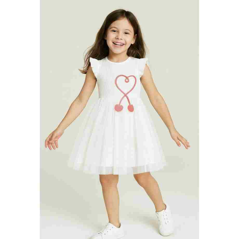 Devojčica u haljinici breeze bela srce