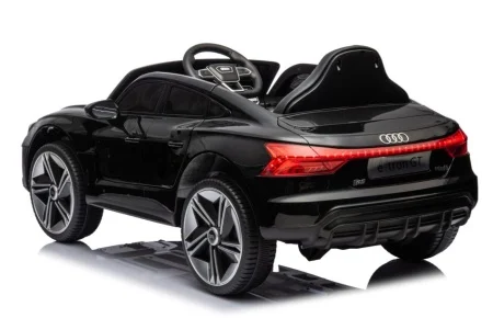 AUDI RS E-TRON GT 2216/1 METALIK CRNI AUDI RS E-TRON GT 2216/1 METALIK CRNI