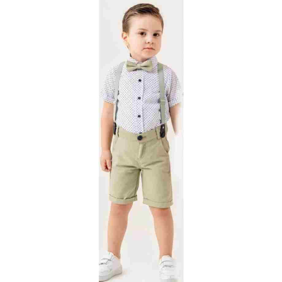 Dečak u elegantnom zelenom kompletu