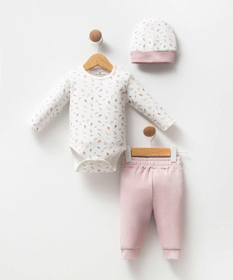 komplet za bebe sa bodijem i kapicom roze 0–6 meseci
