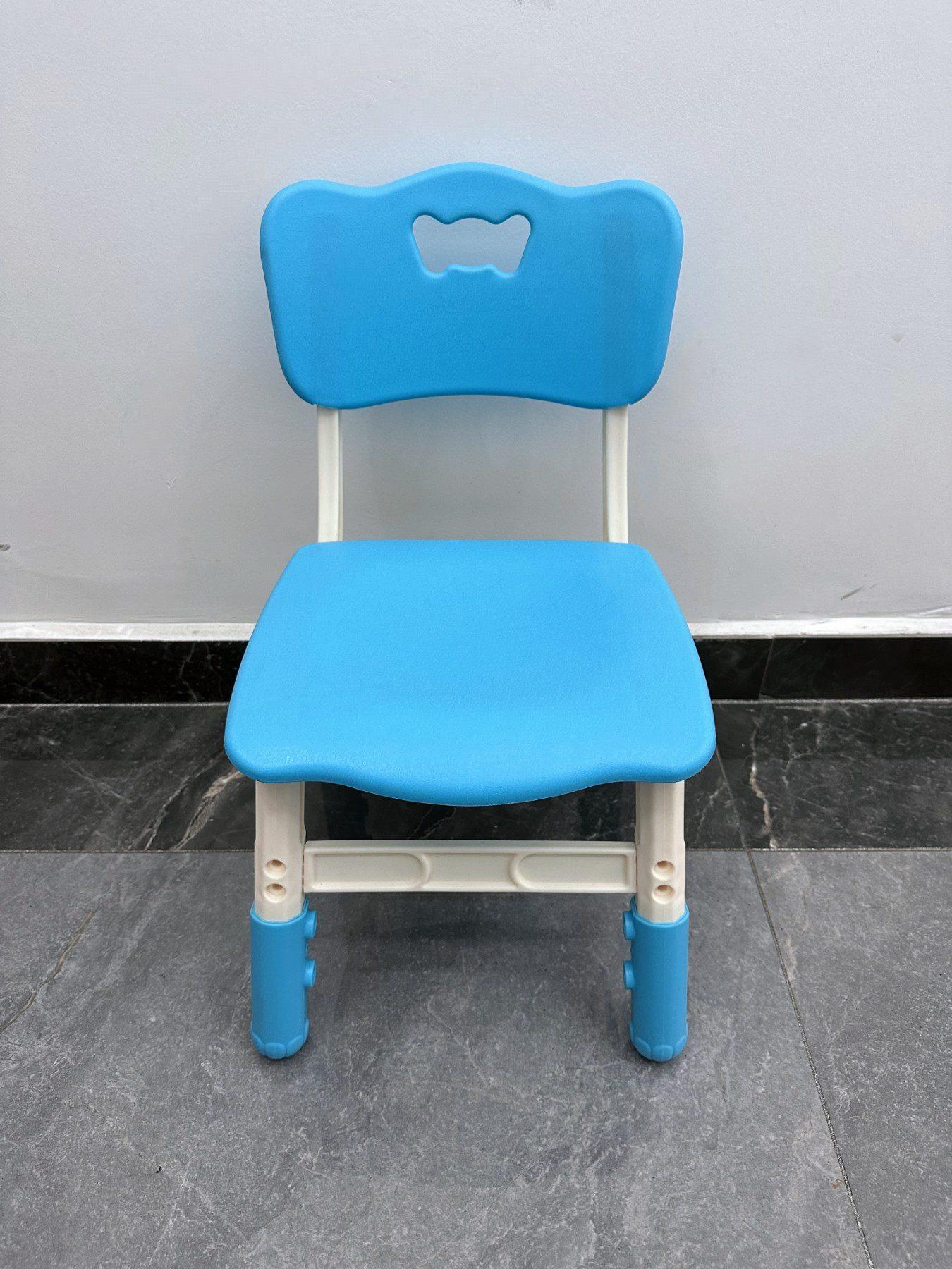 podesiva stolica za decu plava