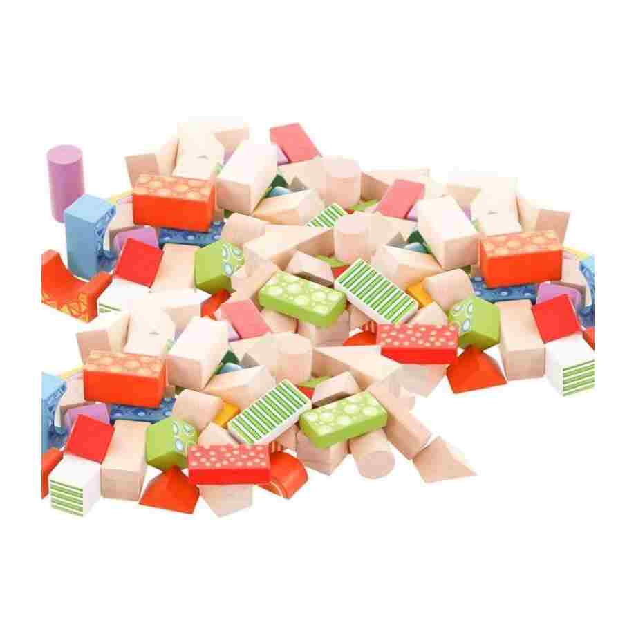 DRVENE KOCKE SA SARAMA 100 KOM drvene kocke sa šarama 100 kom u raznim bojama bliži prikaz