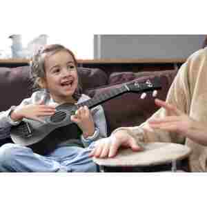 Ukulele gitara za decu 4 zice crna ukulele gitara za decu 4 žice crna pogled sa strane
