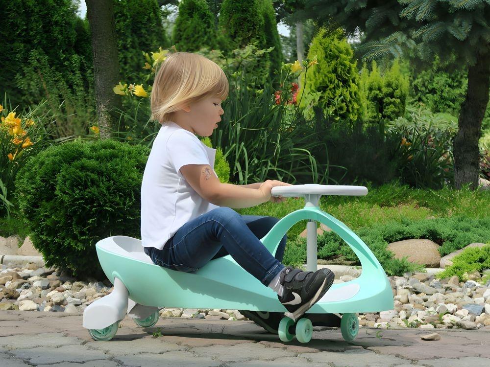 WIGGLE GURALICA ZA DECU LED TOČKOVI GREEN ECOTOYS wiggle guralica za decu sa led točkovima zelena boja bliži prikaz