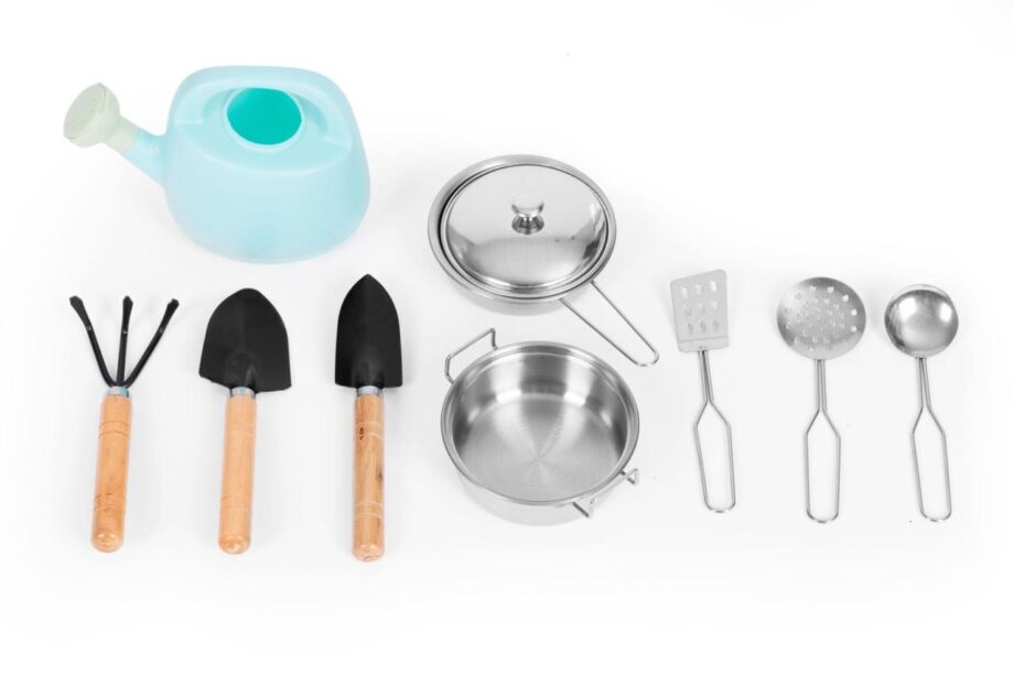 spoljna drvena kuhinja sa dodacima za igru u pesku i blatu 04 ecotoys5345906