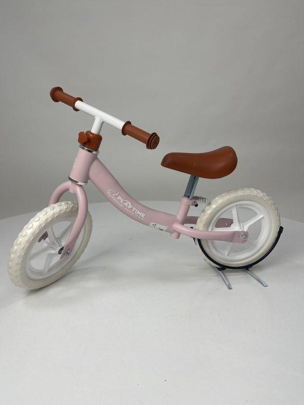 Dečiji balans bicikl – PLAYTIME Outdoor Activities je savršen izbor za mališane uzrasta od 3 godine.