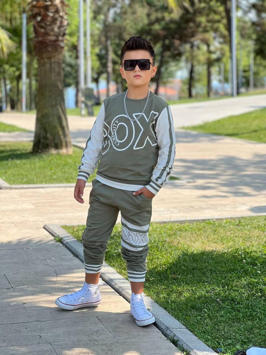 trenerka za dečake u zelenoj boji sa belim detaljima