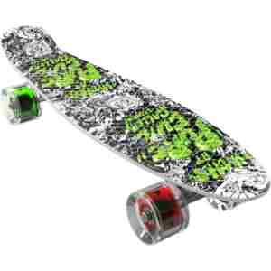 skateboard sa aluminijumskim gazistem skateboard sa aluminijumskim gazištem za decu na beloj podlozi