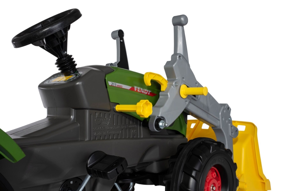 Traktor Fendt 211 Vario sa utovarivačem Traktor Fendt 211 Vario sa utovarivačem 5