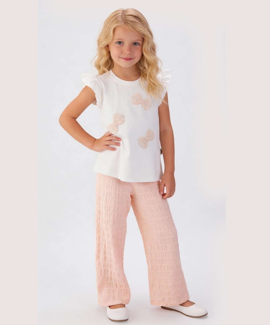 komplet-masnica-za-bebe-3-6-meseci-sa-sirokim-pantalonama Komplet masnica za bebe 3-6 meseci pruža udobnost, elegantan izgled i nežne detalje za posebne prilike