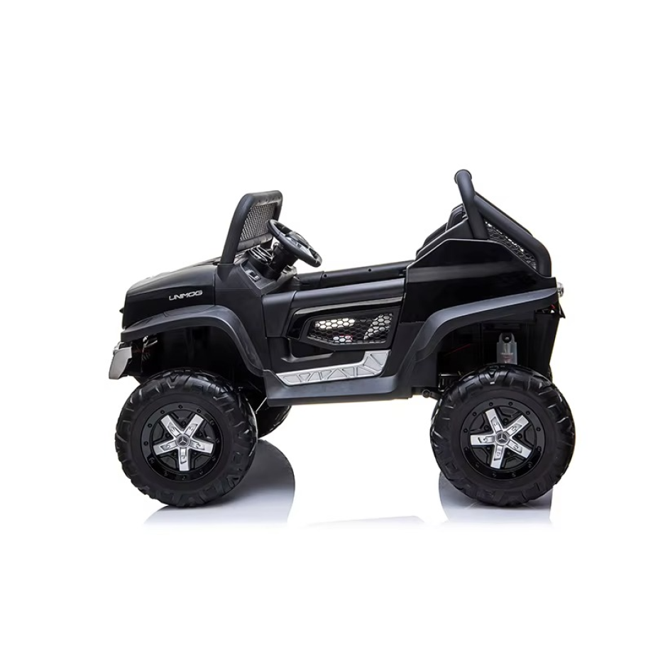 Džip Mercedes - Benz UNIMOG Crni Džip Mercedes - Benz UNIMOG Crni