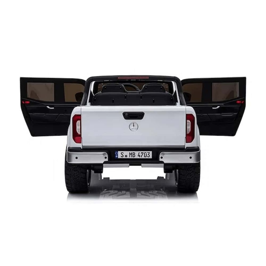 SM 26303B rear back doors open