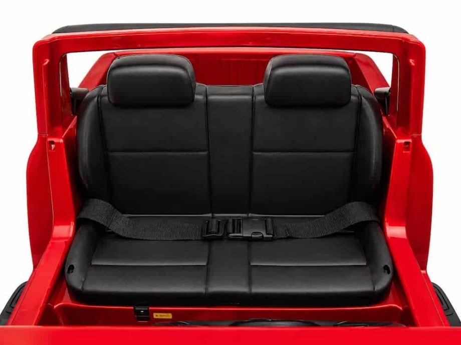 Detalj dvoseda u Mercedes X Class autu na akumulator za dvoje dece