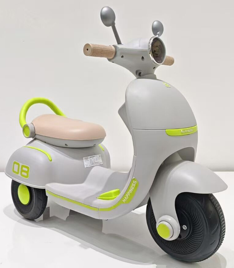 Vespa 6V zeleno-siva Vespa 6V zeleno-siva sa LED svetlima i muzikom