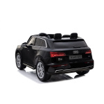 Audi Q5 4x4 Dvosed Licencirani – Crni Audi Q5 4x4 Dvosed Licencirani – Crni