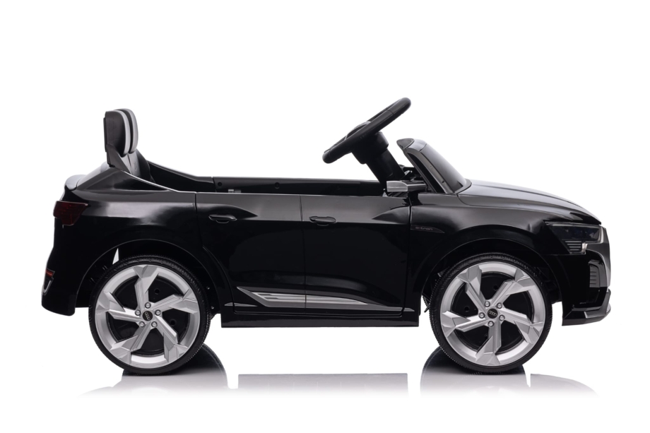 Audi S Q8 – Crni Licencirani – Auto na akumulator za decu Audi S Q8 – Crni Licencirani – Auto na akumulator za decu