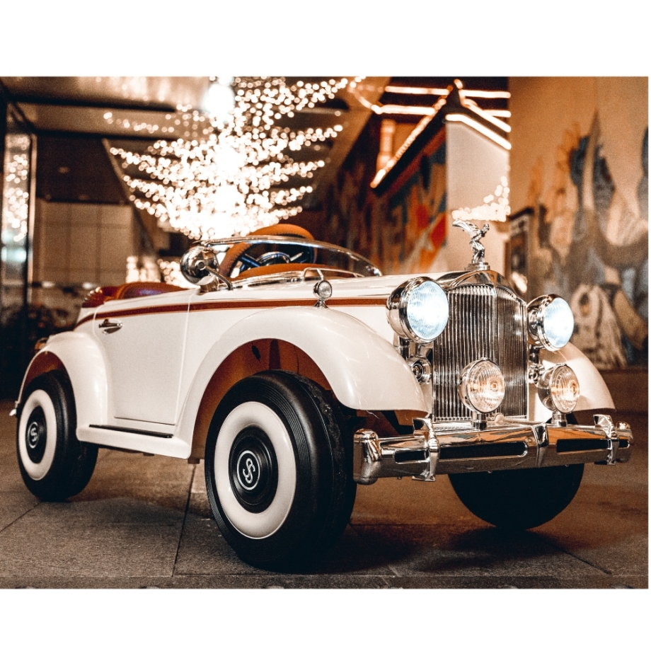 Auto na baterije Retro RR – 12V sa 4 motora i daljinskim upravljačem | Bež Auto na baterije Retro RR – 12V sa 4 motora i daljinskim upravljačem | Bež