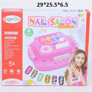 Salon za nokte za devojčice sa lakovima Salon za nokte za devojčice sa lakovima i ukrasnim noktima