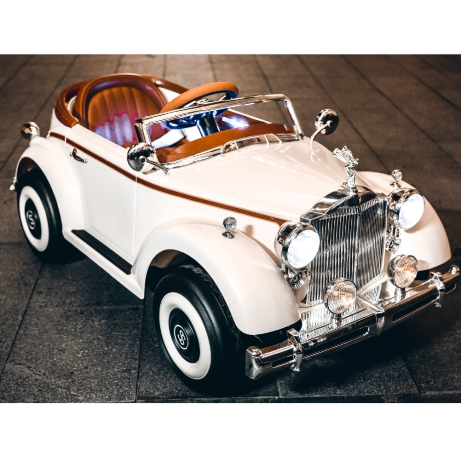 Auto na baterije Retro RR – 12V sa 4 motora i daljinskim upravljačem | Bež Auto na baterije Retro RR – 12V sa 4 motora i daljinskim upravljačem | Bež