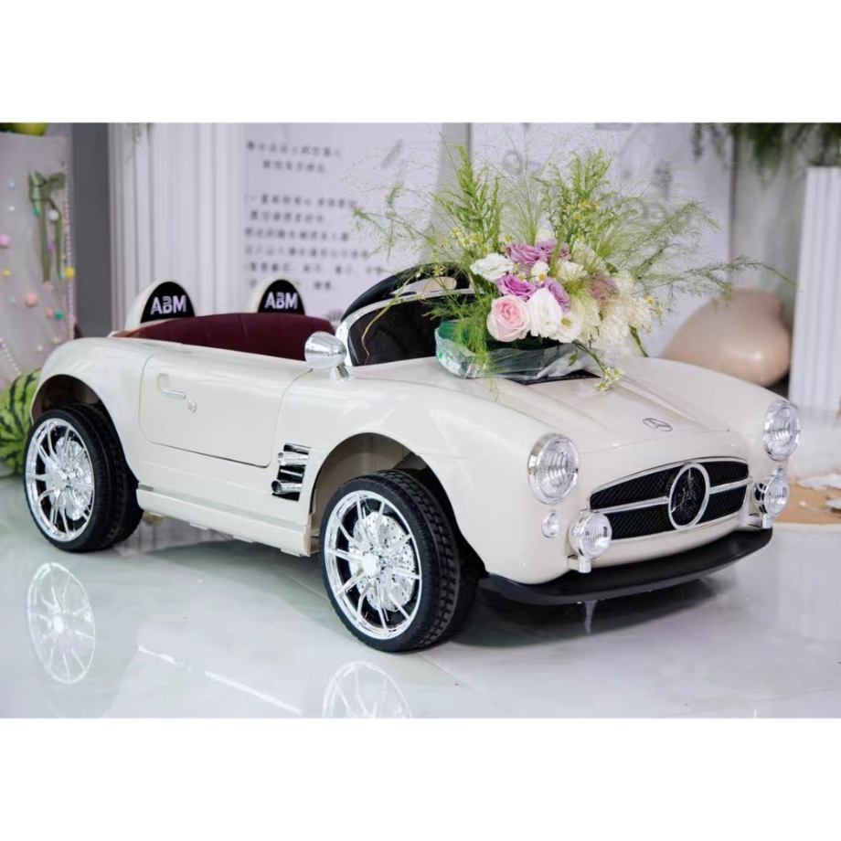 Auto na baterije Retro M – 12V sa daljinskim upravljačem | Bež Auto na baterije Retro M – 12V sa daljinskim upravljačem | Bež