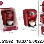 Crveni kafe aparat igračka sa crnom tacnom i belom šoljom kafe