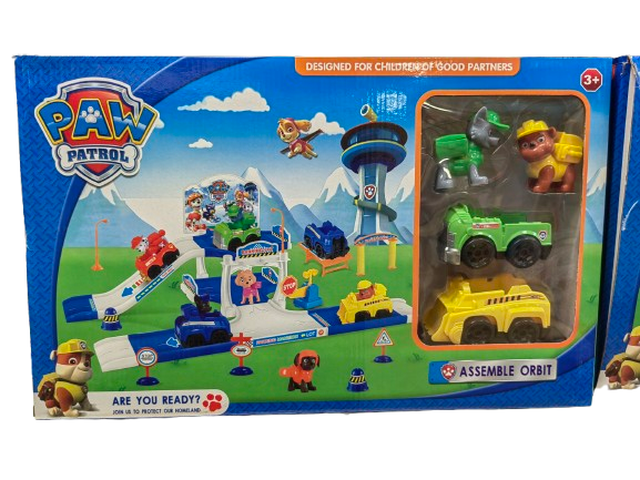 Paw Patrol garaža na dva nivoa, drugi prikaz kutije sa likovima i vozilima